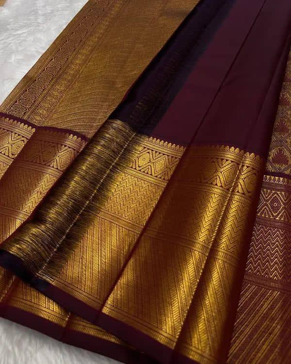 Royal Antique Gold Kanjivaram Silk Saree with Temple Zari Border & Rich Pallu | Premium Wedding Traditional Saree